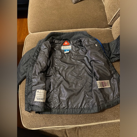 Boys grey and blue Columbia omni heat jacket. Size xxs. Gently used. - Picture 3 of 4